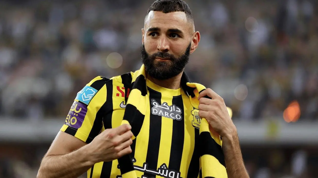 artic, 其中场内工, 他的年度总